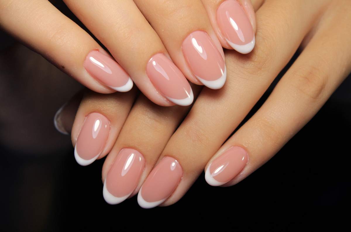 7 ideas de uñas rosas fáciles y casuales para la oficina