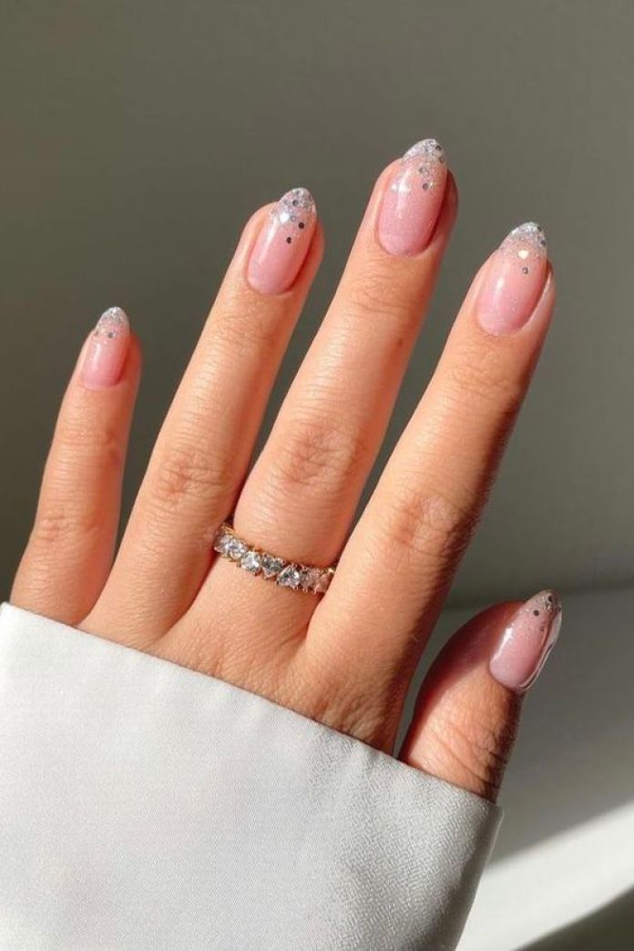 10 diseños de uñas minimalistas que se ven bien todo el año 2