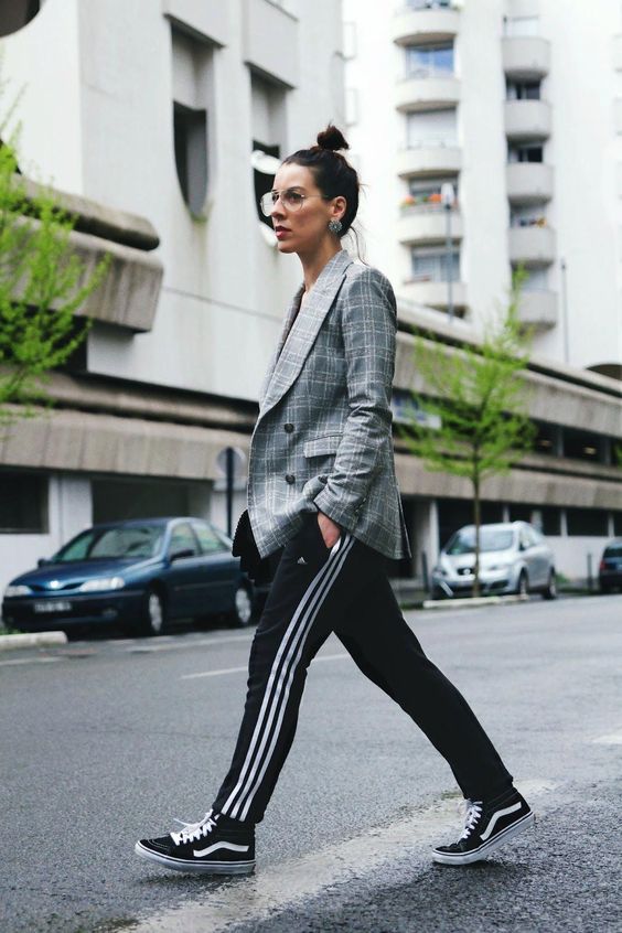 7-outfits-deportivos-para-ir-a-trabajar-y-no-verte-fachosa