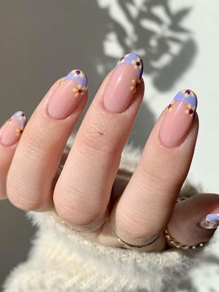 6 ideas de uñas coloridas y con flores para primavera 5