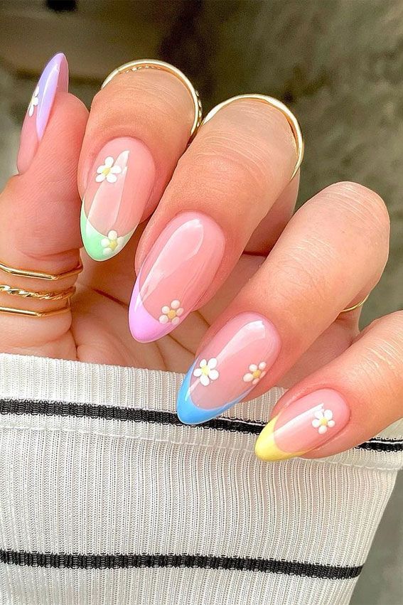 6 ideas de uñas coloridas y con flores para primavera 1