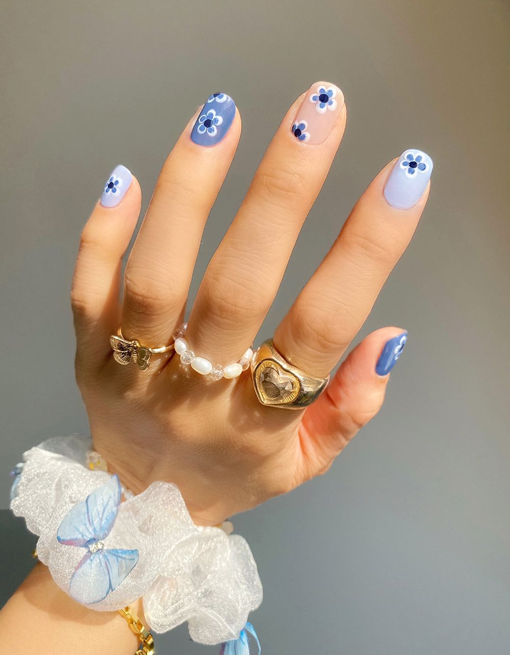 6 ideas de uñas coloridas y con flores para primavera 4