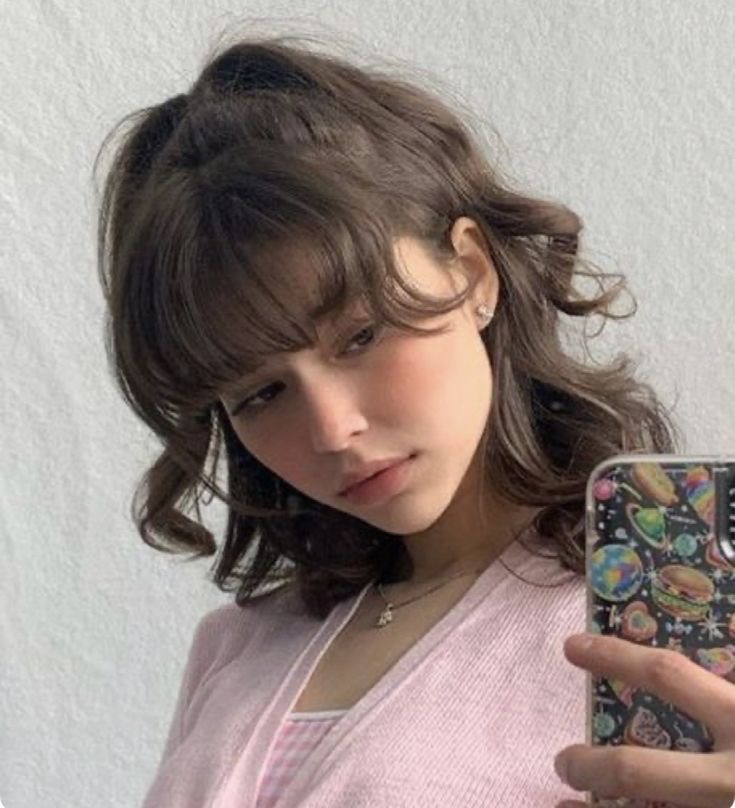 10 peinados fáciles para que el cabello corto y rizado no se esponje 2