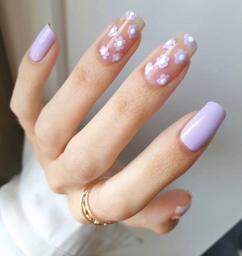 6 ideas de uñas coloridas y con flores para primavera 2