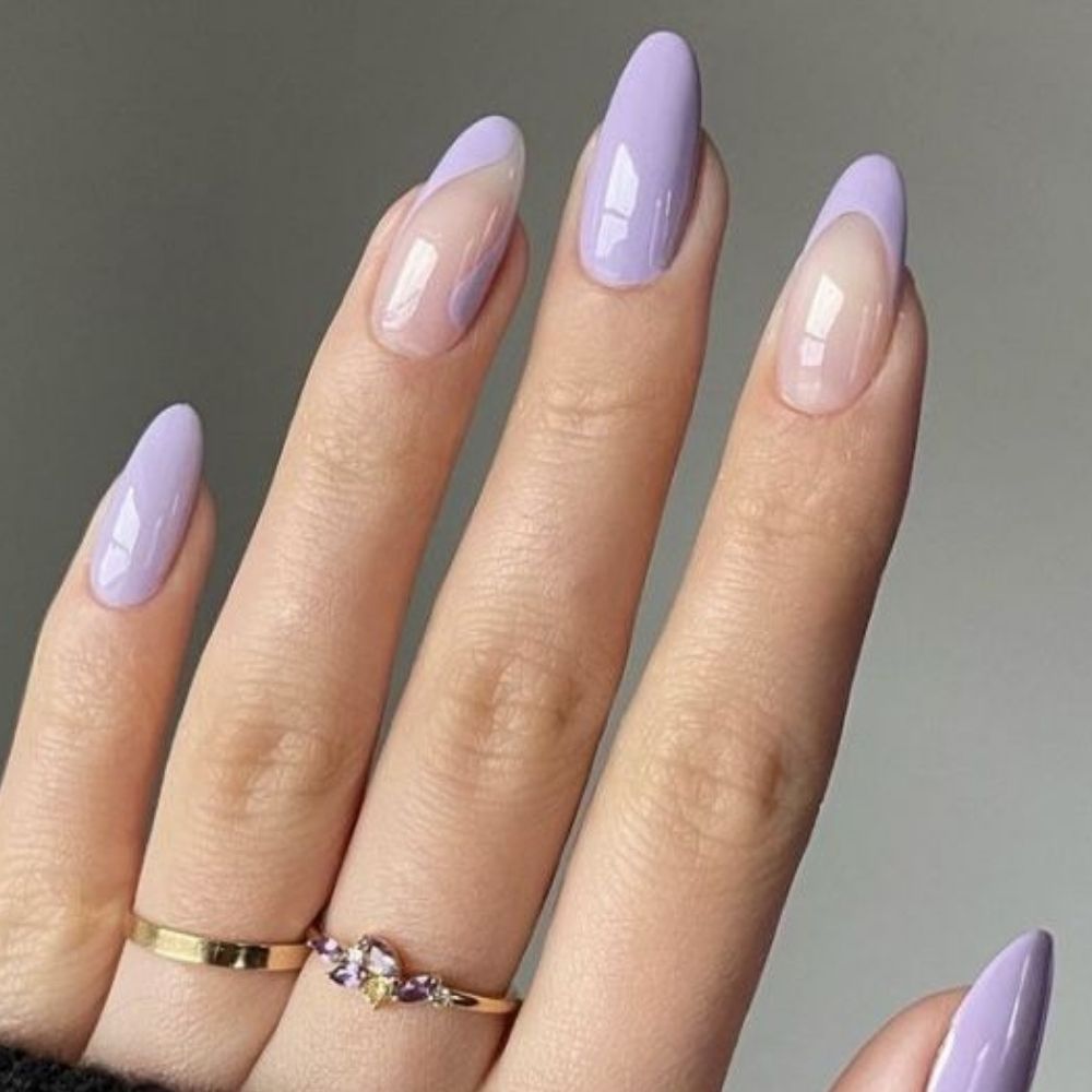 10 diseños de uñas moradas elegantes para ir a trabajar