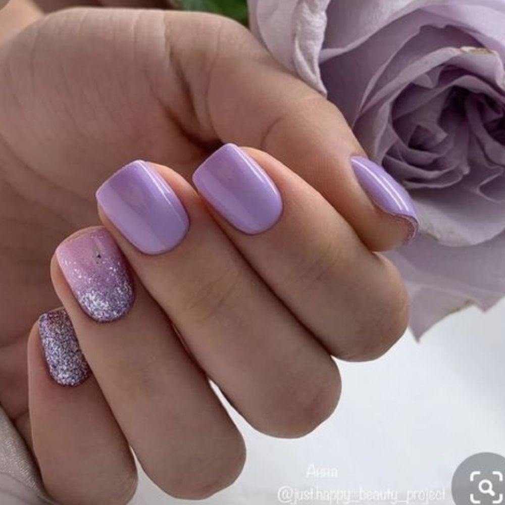 10 diseños de uñas lilas decoradas de moda este 2022