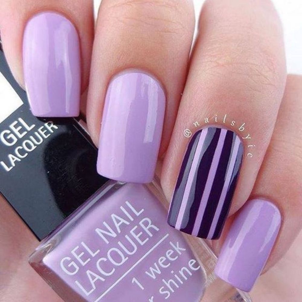 10 diseños de uñas moradas elegantes para ir a trabajar