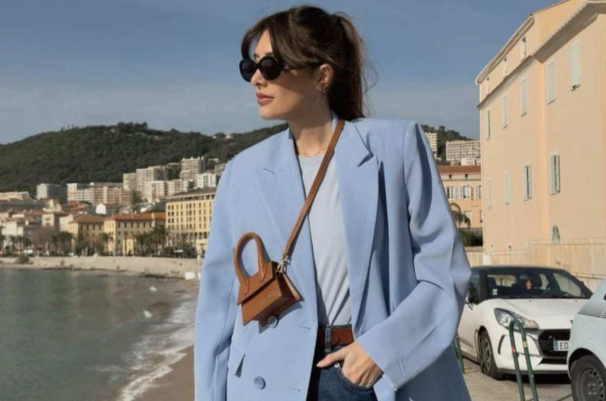 10 outfits con blazer azul ideales para llevar a la oficina