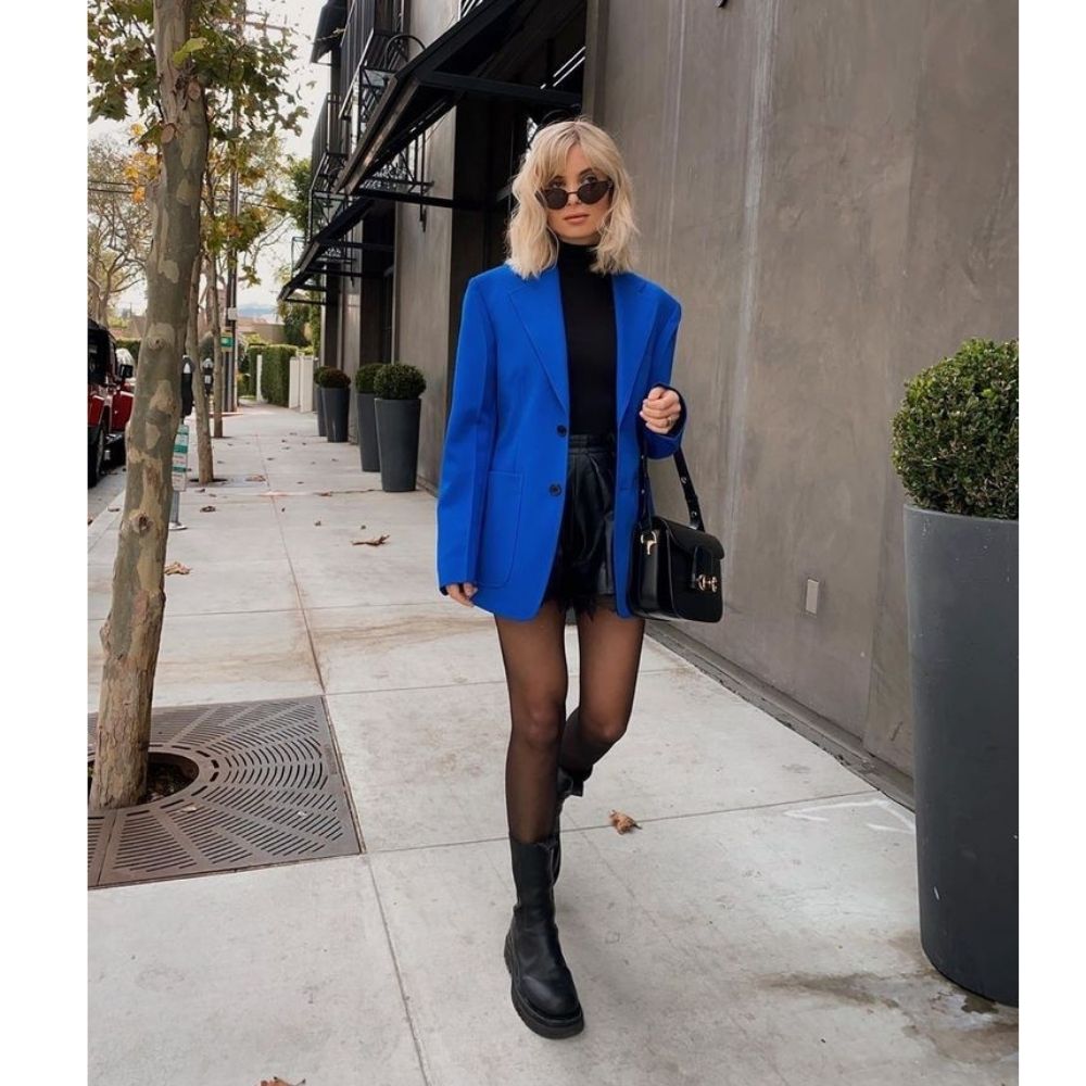 10 outfits con blazer azul ideales para llevar a la oficina