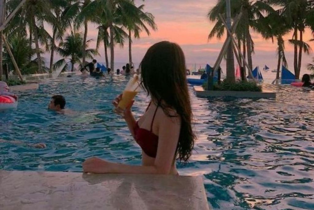Foto de atardecer en la alberca