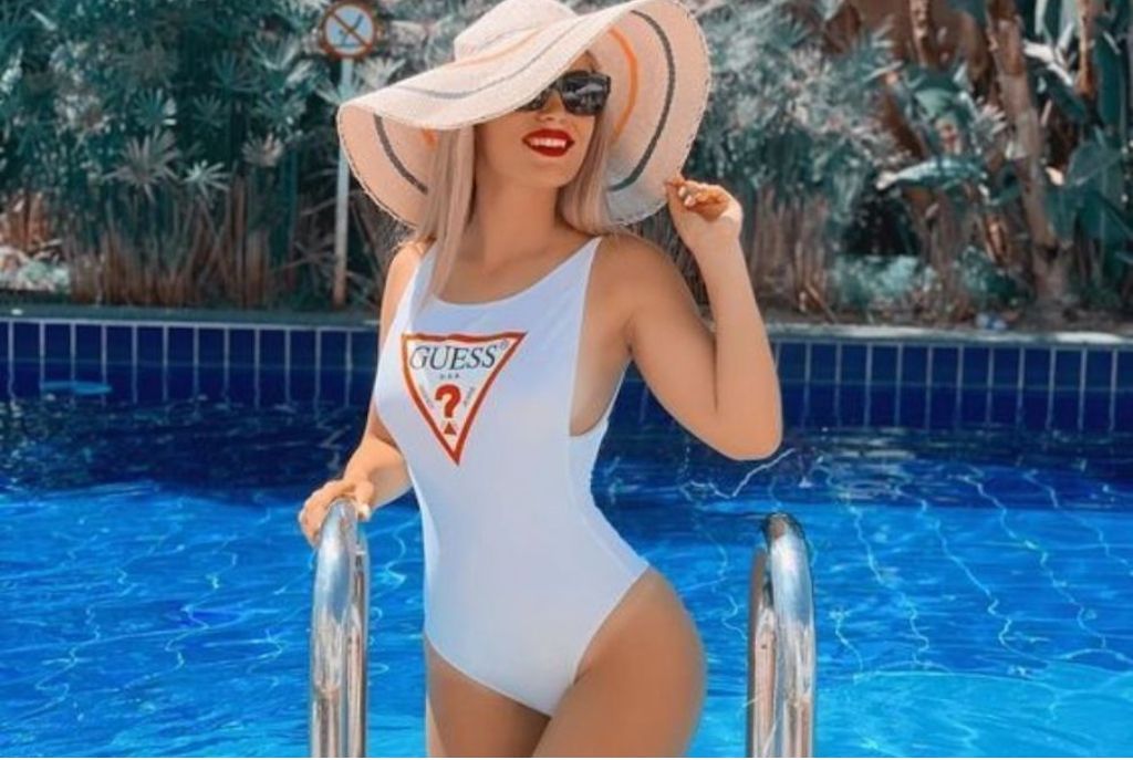 Luce sexy en las fotos de vacaciones 