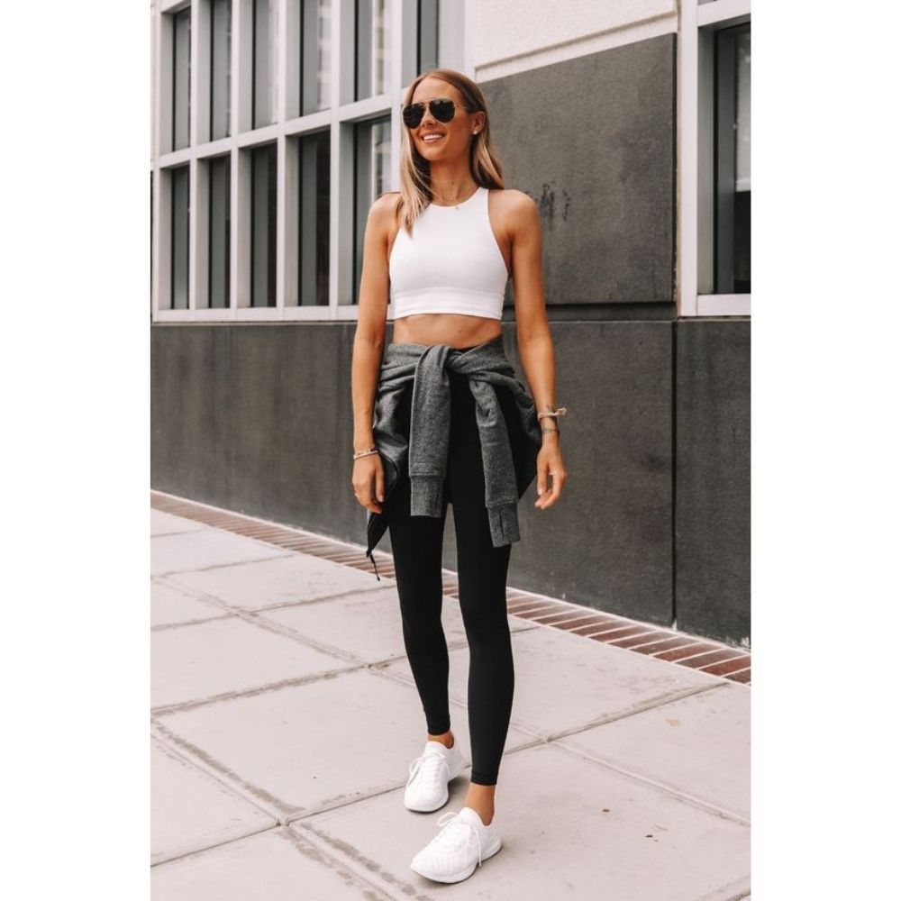 10 outfits con leggins negros sin morir de calor