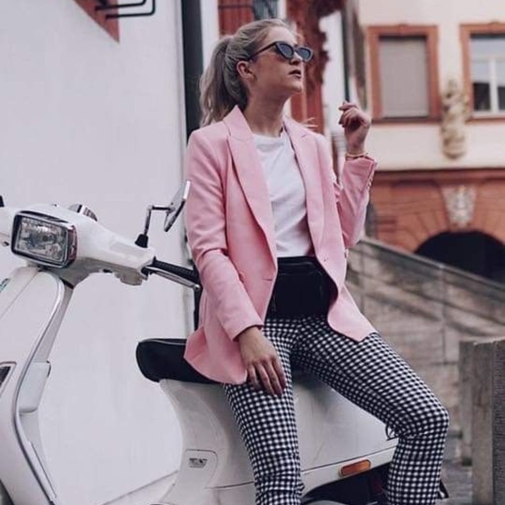 10-outfits-con-blazer-rosa-para-lucir-casual-y-elegante-en-la-oficina5