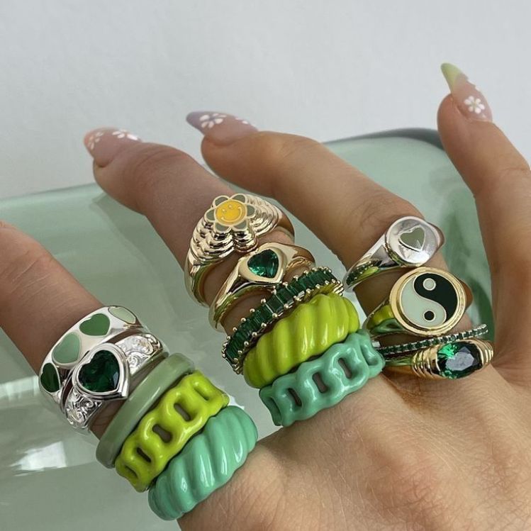 7 anillos aesthetic en tendencia que son bonitos y baratos