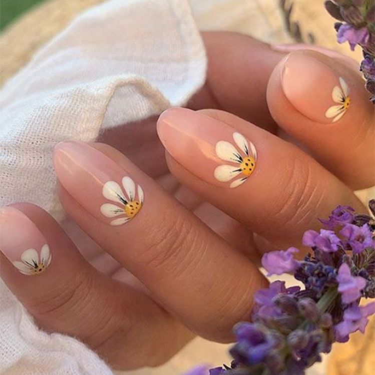 7 diseños de uñas ideales para usar este verano 2022
