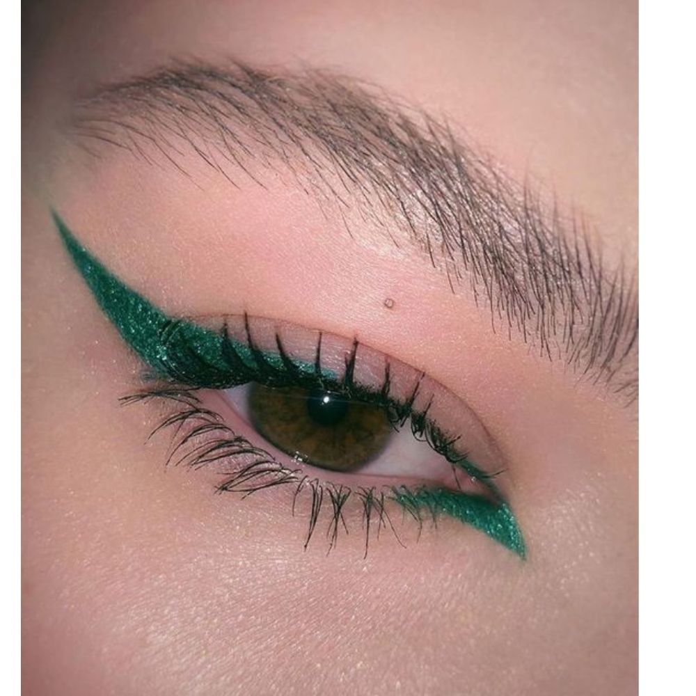 10 ideas de looks sencillos con maquillaje verde ¡la nueva tendencia!