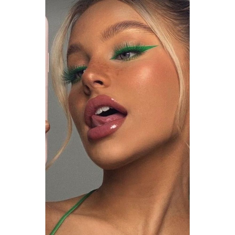 10 ideas de looks sencillos con maquillaje verde ¡la nueva tendencia!