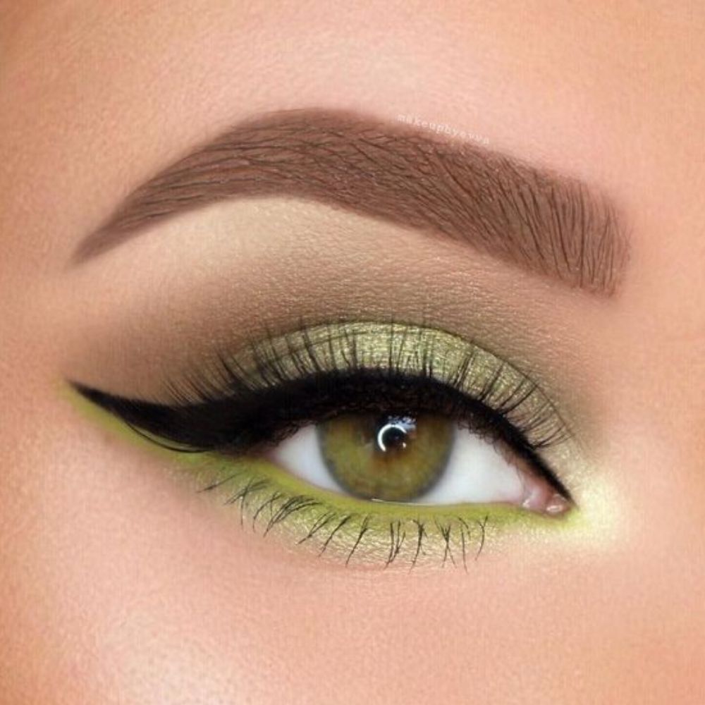 10 ideas de looks sencillos con maquillaje verde ¡la nueva tendencia!