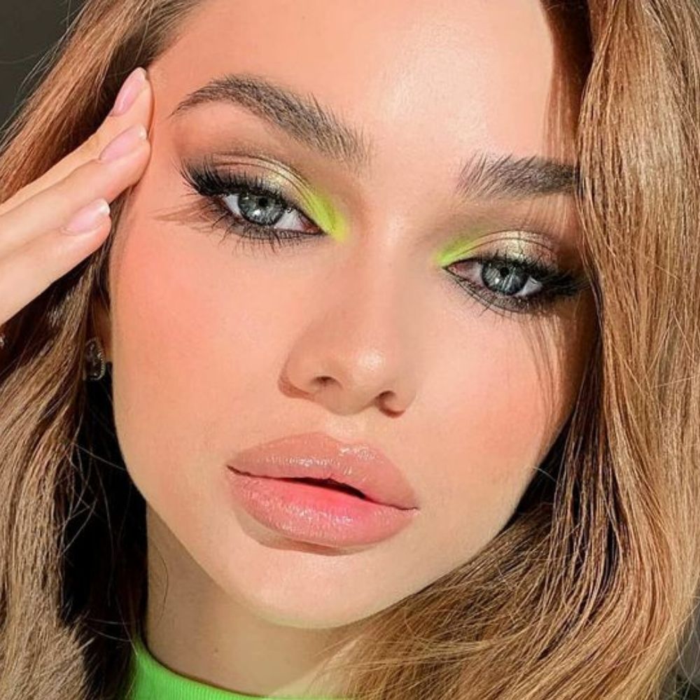 10 ideas de looks sencillos con maquillaje verde ¡la nueva tendencia!