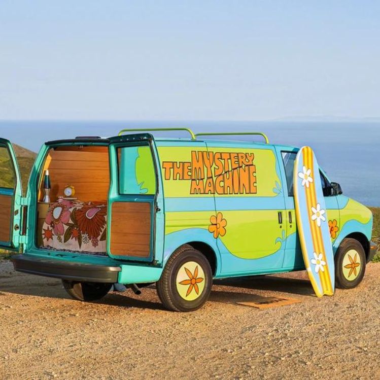Duerme en la Máquina del Misterio de Scooby Doo en Airbnb