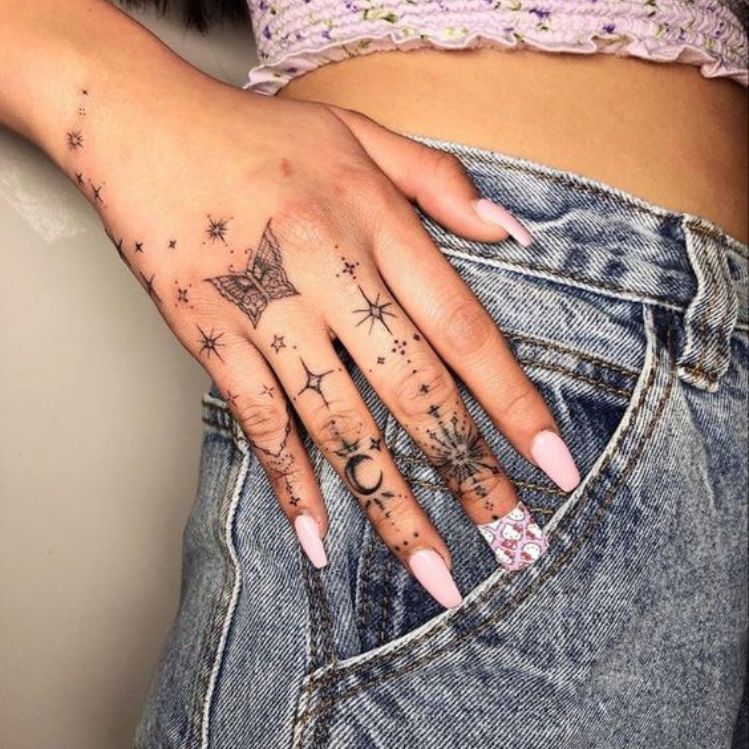 10 tatuajes pequeños en las manos llenos de significado que debes intentar