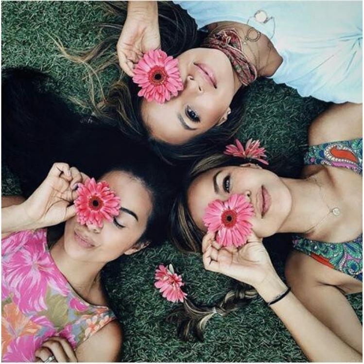 5 ideas para tomarte fotos con tu grupo de 3 amigas