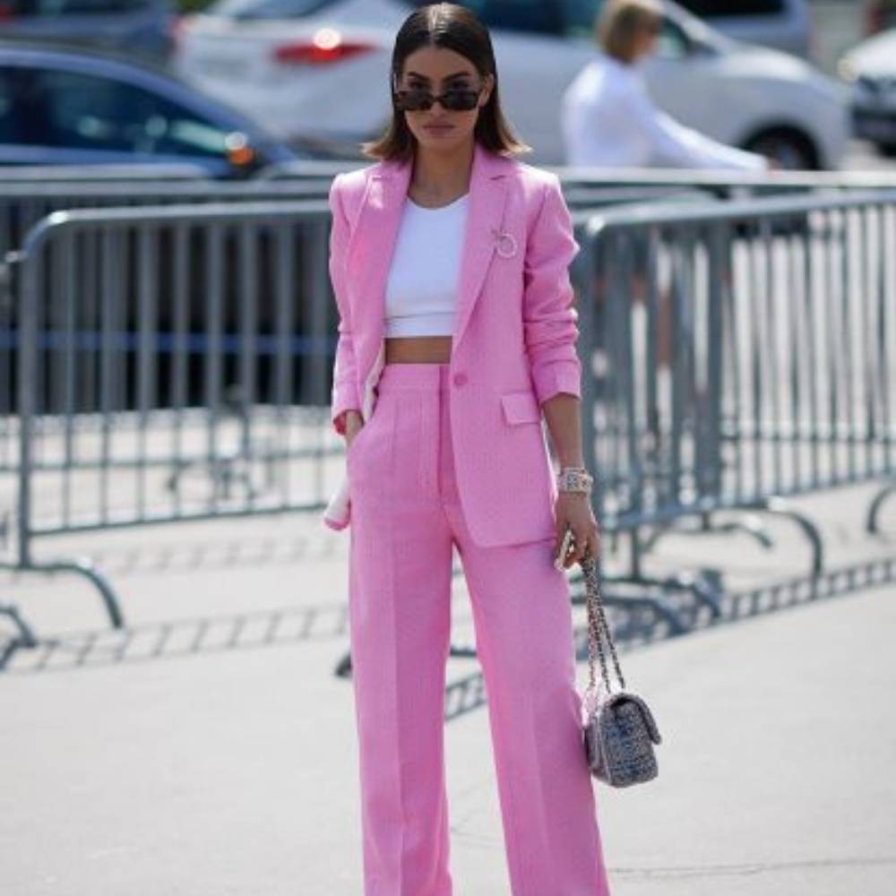 outfits con crop top y blazer