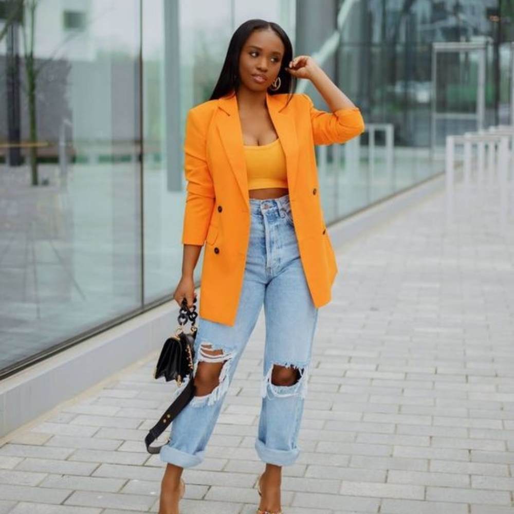 outfits con crop top y blazer
