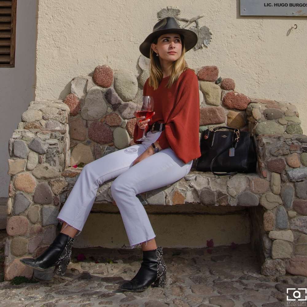 10 outfits ideales para tomarte fotos en un viñedo