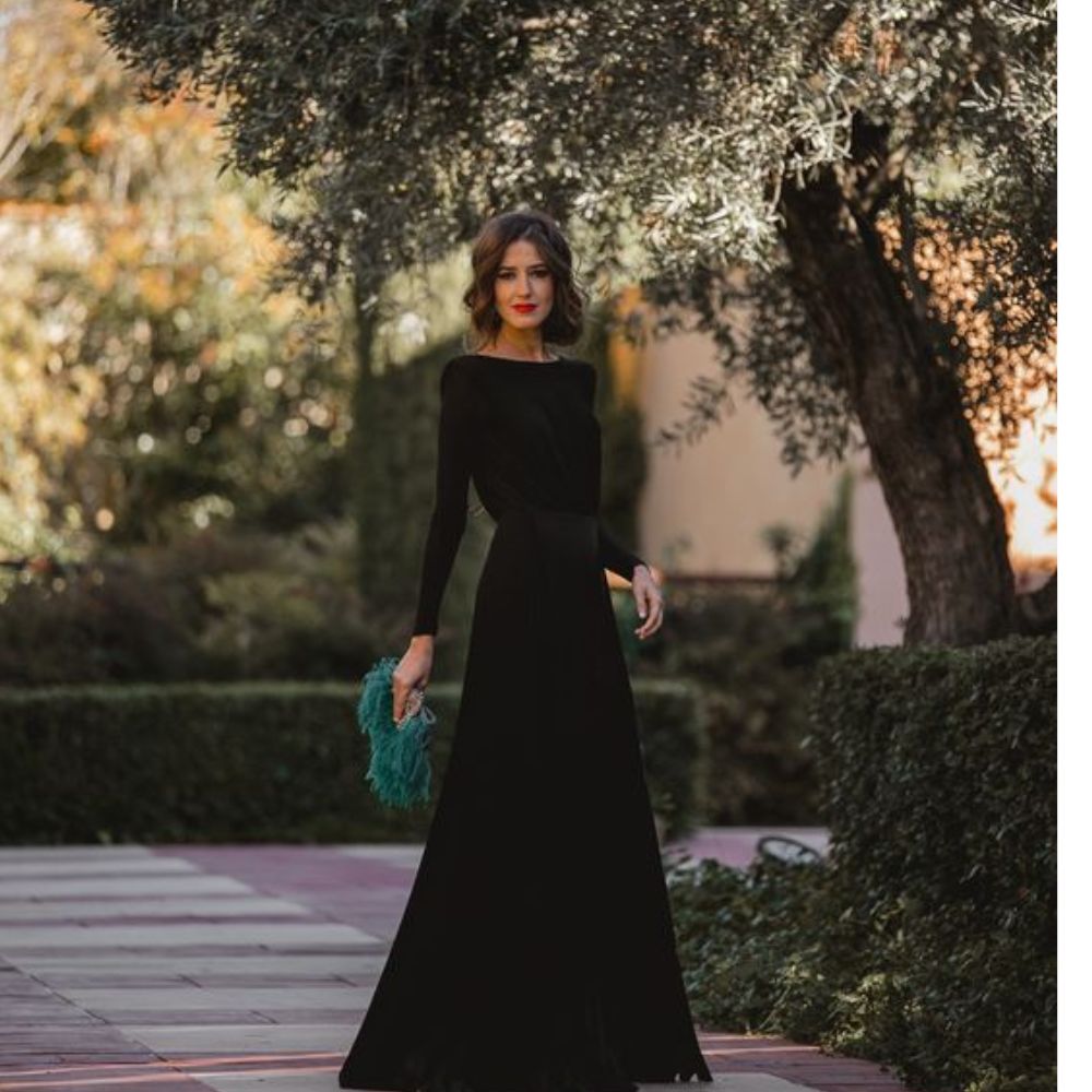 5 colores que nunca debes llevar a una boda para no hacer sentir-vestido negro