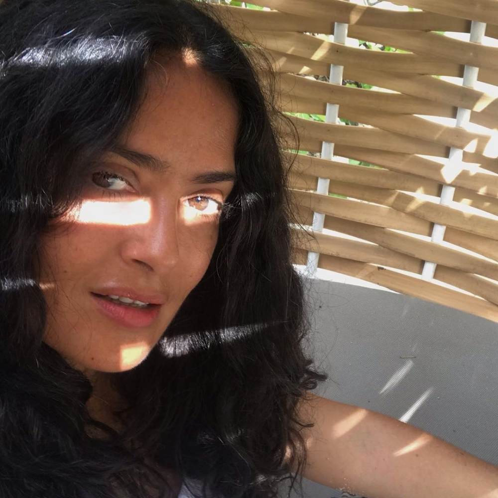 salma hayek se muestra al natural