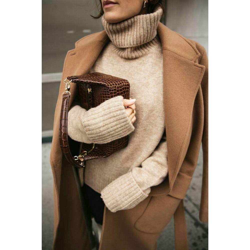 Cuello de tortuga y blazer aliados para un día frío 10 ideas para llevar un blazer y lucir formal y juvenil
