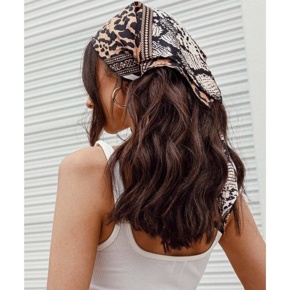 Las pañolestas son un accesorio ideal para lucir un outfit elegante 10 ideas para lucir tu cabello ondulado juvenil y elegante