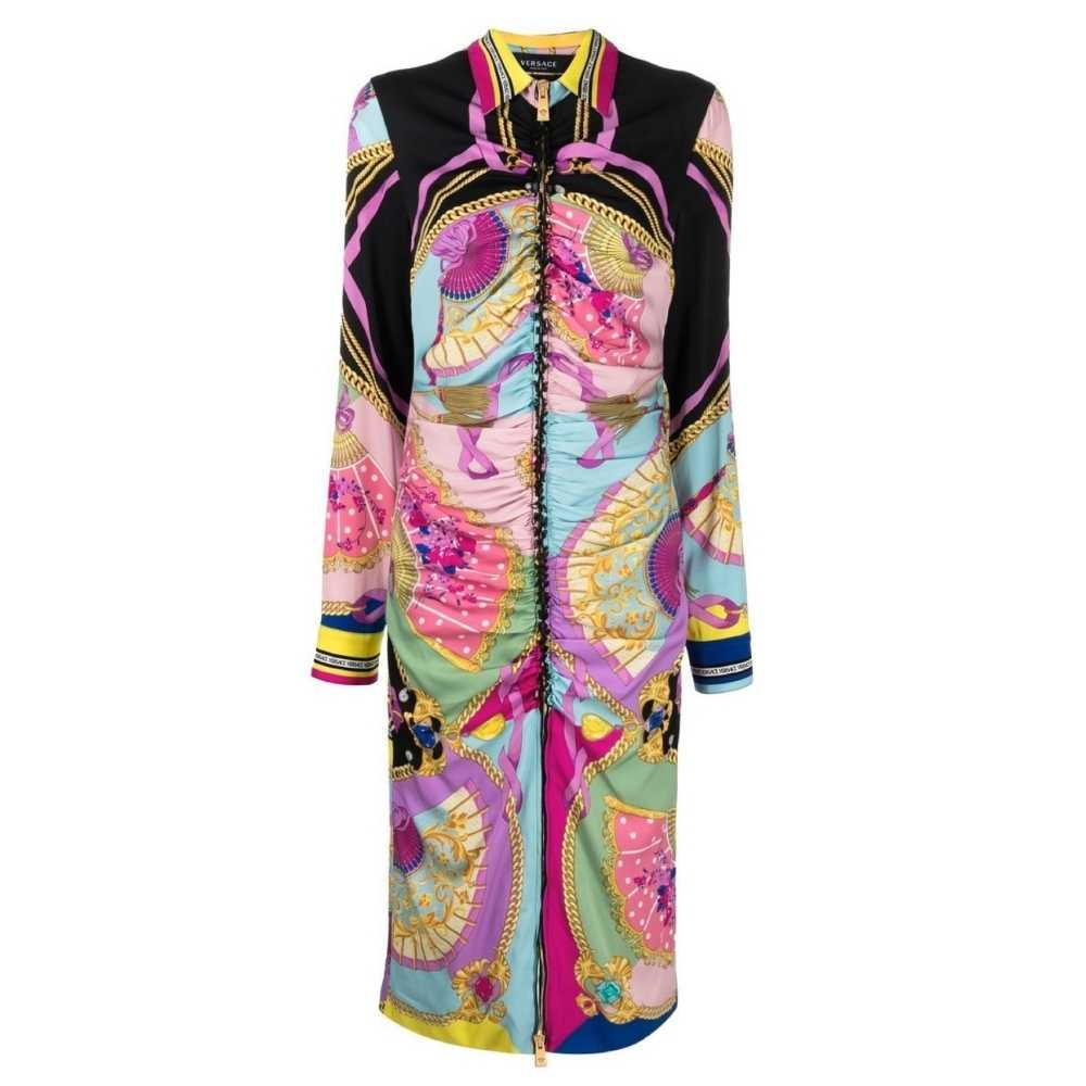 Vestido camisero midi I Ventagli de Versace 10 tips de Donatella Versace para lograr outfits increíbles en verano 2022