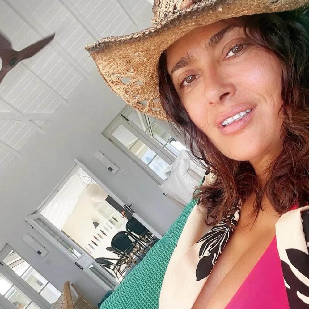 salma hayek se muestra al natural