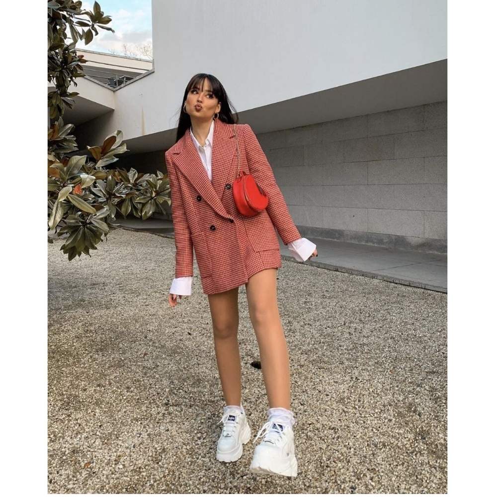Luce elegante y juvenil con un blazer oversize y short 10 ideas para llevar un blazer y lucir formal y juvenil