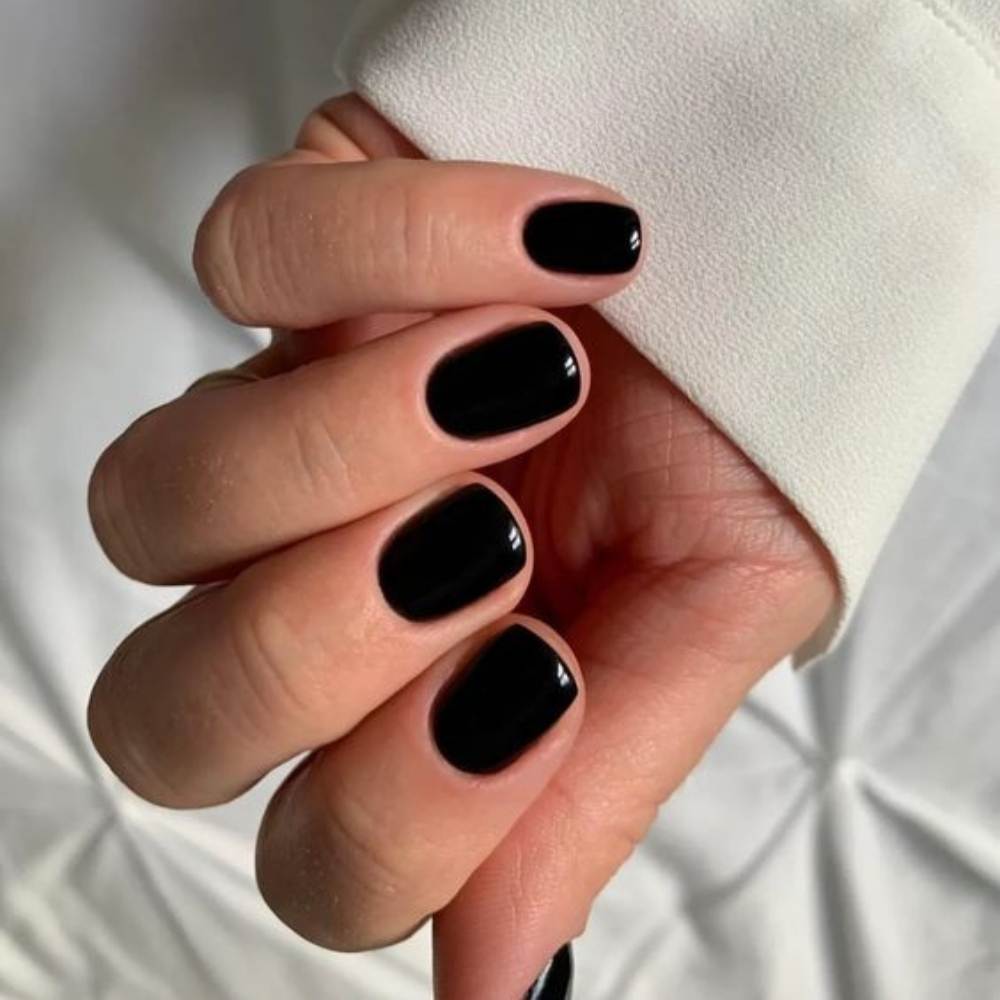 uñas negras otoño