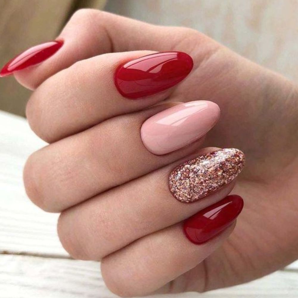 10 ideas para combinar tus uñas rojas con otros colores- rojo dorado