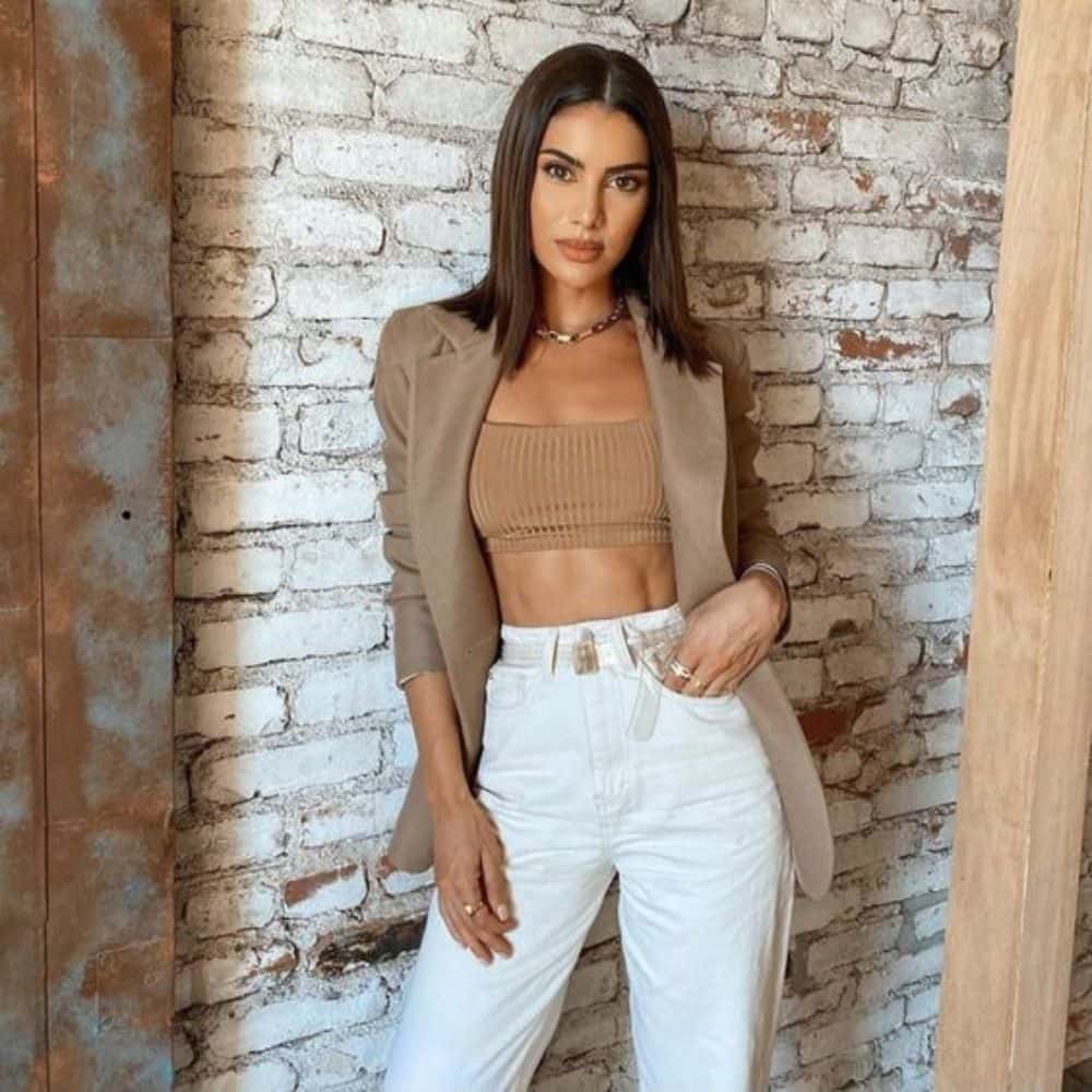 10 outfits sexys y comodos para sxalir el viernes en la noche- saco con top