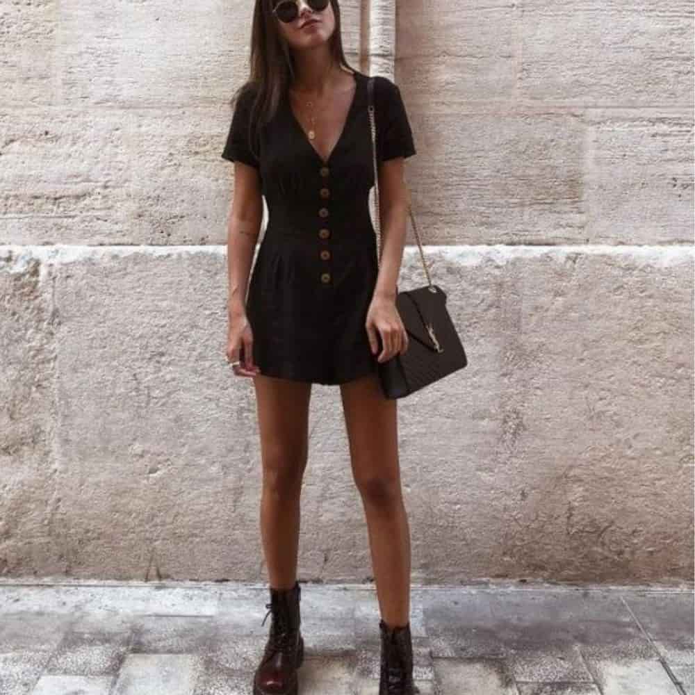 10-outfits-sexys-y-comodos-para-salir-en-viernes–vestido-negro-casual-min