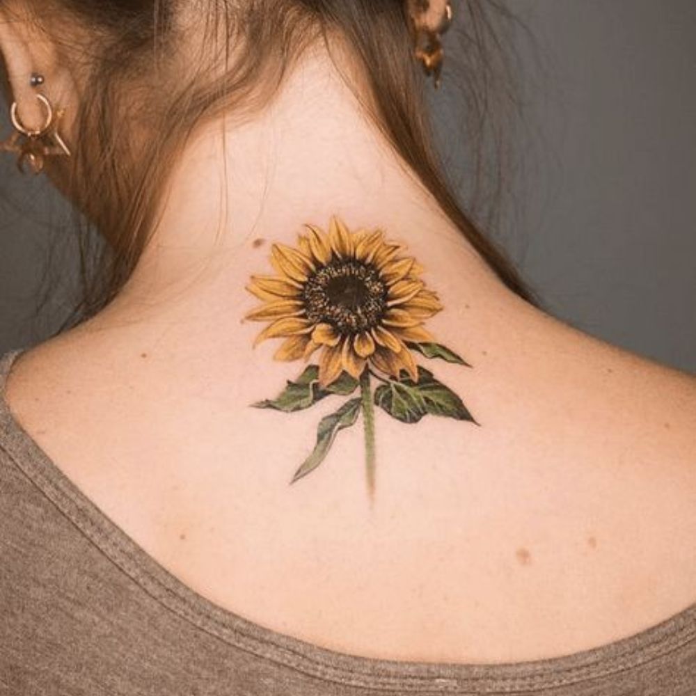 10 tatuajes que te ayudarán a cubrir tu cicatriz- detrás del cuello