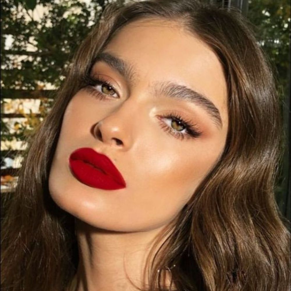 10-tonos-de-labiales-para-el-otono-que-te-haran-lucir-realmente-guapas–rojo-quemado