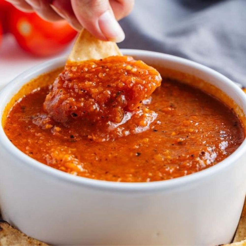 7 recetas fáciles de salsas mexicanas para recien casadas.- jitomate con chile serrano