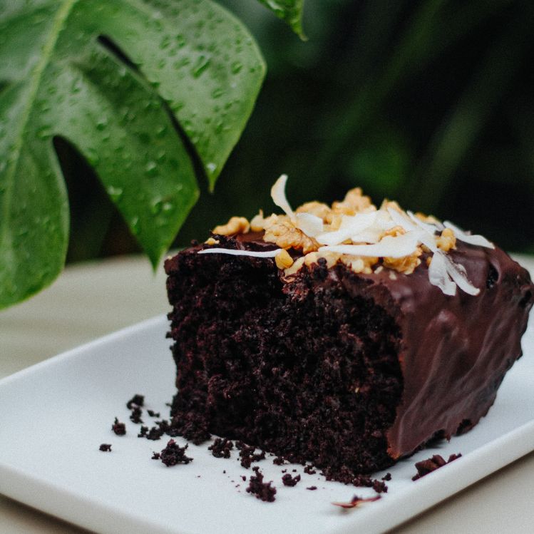 8-recetas-sencillas-de-pasteles-caseros-para-preparar-este-otono–pastel-de-chocolate