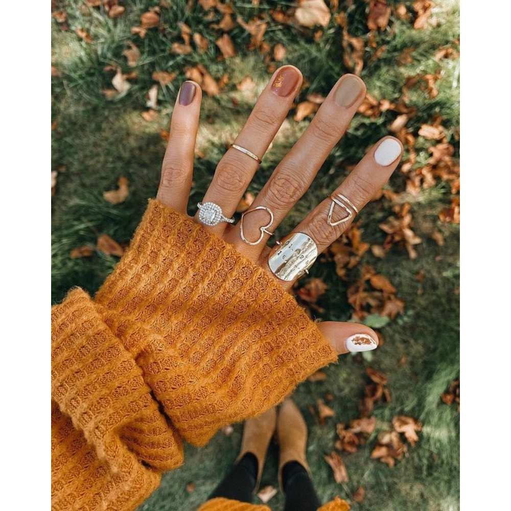 Degradado de color en uñsa de otoño uñas degradadas en colores café para el otoño