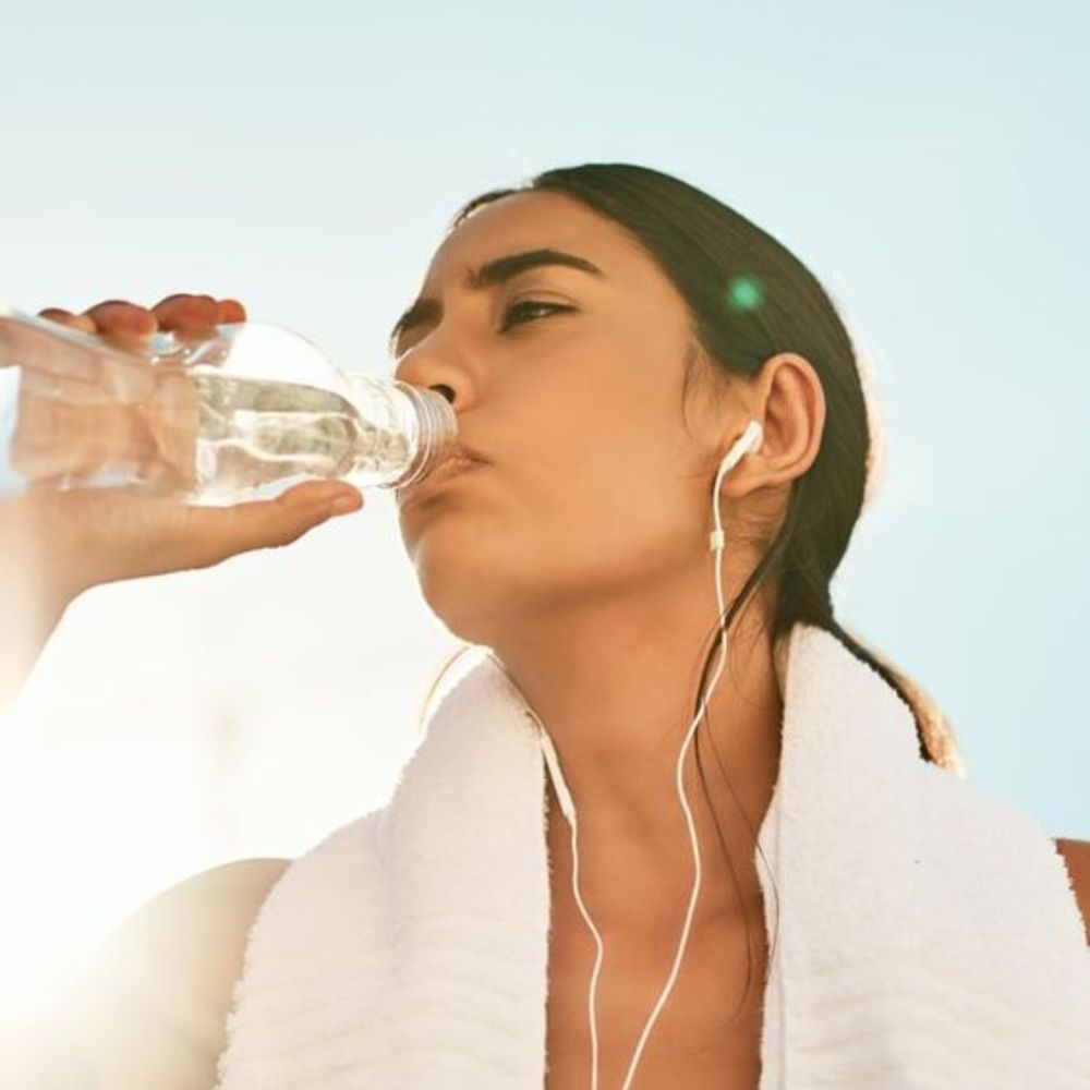 cuantos-litros-de-agua-debes-tomar-segun-tu-peso–cuando-te-ejercites-hidratate-como-te-lo-pida-tu-cuerpo