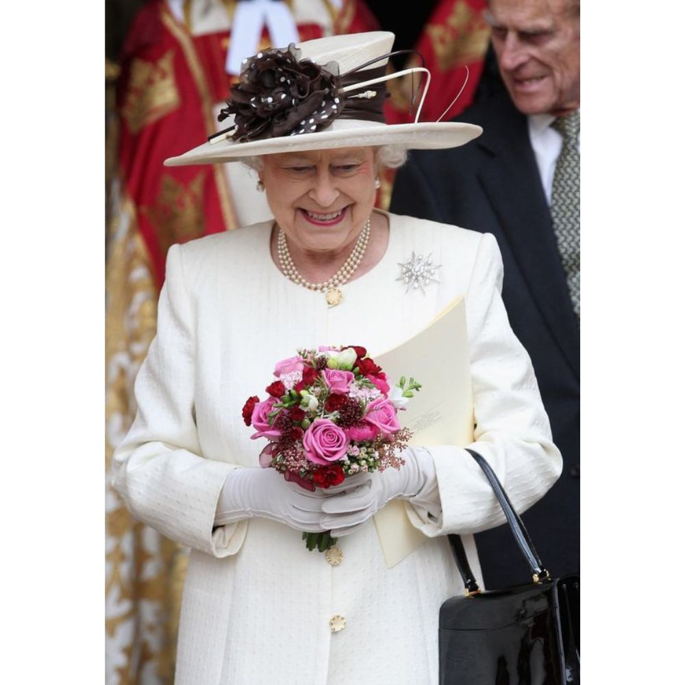 10 gustos raros y excéntricos que tenía la Reina Isabel como las carrera de palomas