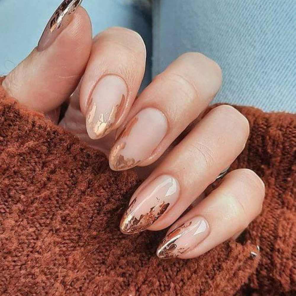 10 diseños de uñas cafés perfectas para este otoño 4