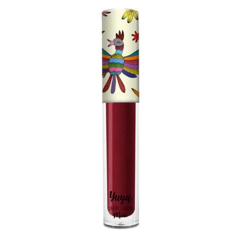 Yuya Labial Líquido Mate "Chiquita" Envase de labial líquido textura mate en color vino de la marca de Yuya