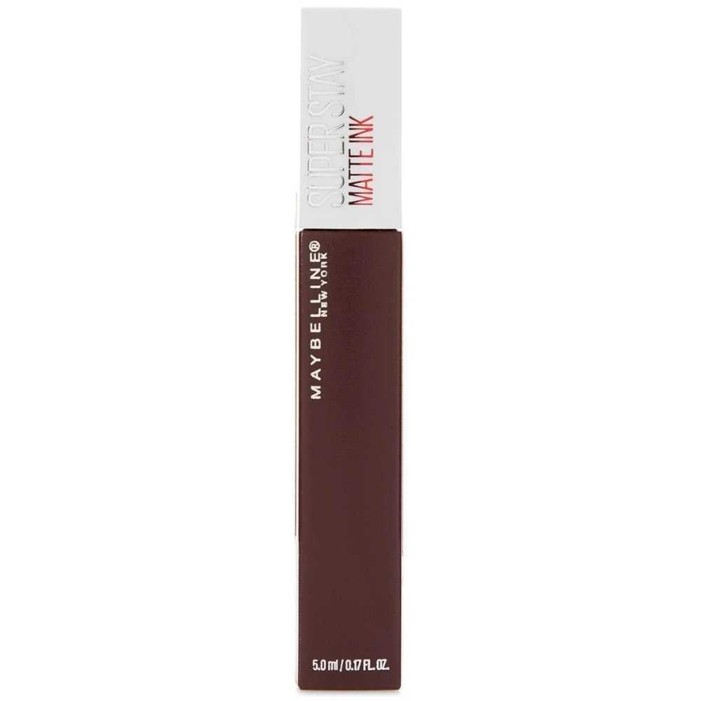 Envase de labial matte en color vino de la marca Maybelline